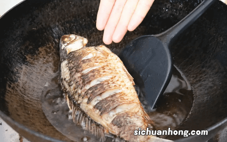 煎鱼粘锅是锅的问题吗