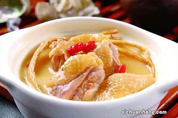 常喝鸡汤的好处 鸡的营养价值及功效是什么？