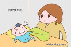 “一哭、二笑、三认母”，3个月内宝宝身体发育变化，太有趣了