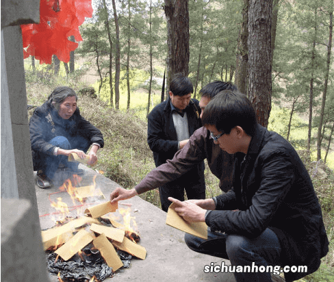 老坟上坟都哪些要注意的 新坟上坟的禁忌