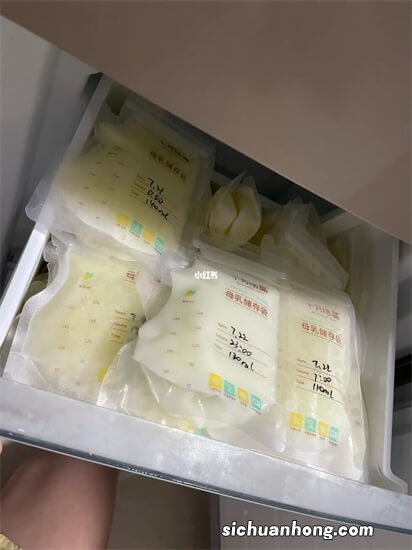 哺乳第一个月奶水太足，涨奶溢奶需要挤出来吗？怎么缓解才对？