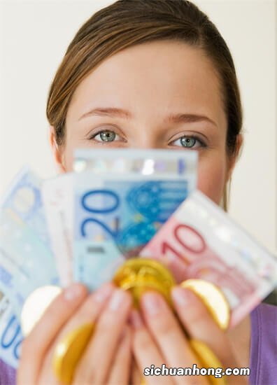 现在的女人,已经把钱当成了安全感?