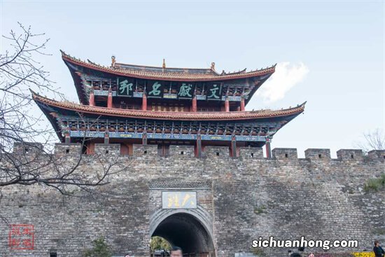 中国十大古城排名 凤凰古城上榜 第一徽派建筑美轮美奂