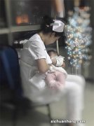 你们家宝宝会经常打嗝吗？打嗝时该怎么办呢？