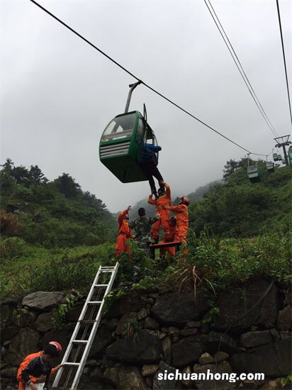 在缆车里打闹对吗 在缆车里打闹有什么危害