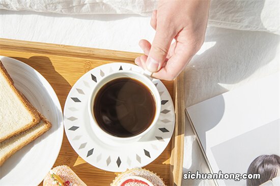 宝宝没断奶，这些食物妈妈千万碰不得！