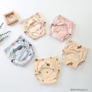 当宝宝会爬之后，这些东西不及时换掉会影响宝宝学步