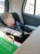 婴儿车plus版！看小baby坐婴儿车你会心痒痒吗？