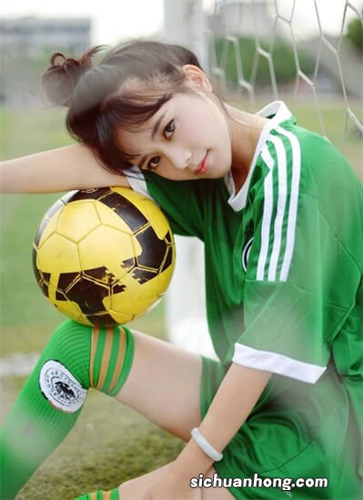 中国十大最美足球宝贝 张馨予排名第3,火辣性感,扣人心弦