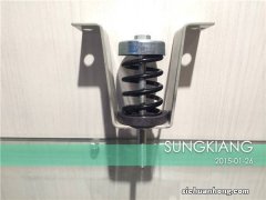 电车的前减震真软，颠屁股疼的好难受！