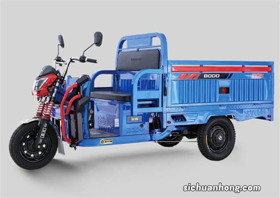 2款电动三轮车,搭载1500瓦电机,最大续航150公里,老年人也能开