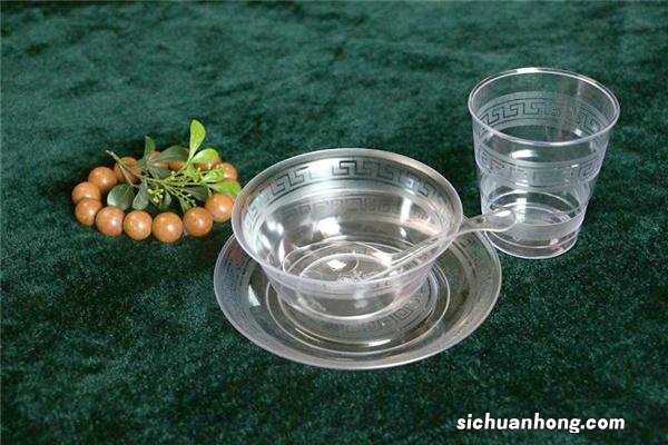 餐具加盟10大品牌排行榜，RCR皇家水晶上榜，第一多用于航空场景