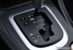 手动挡汽车换挡时发动机转速多少比较好？