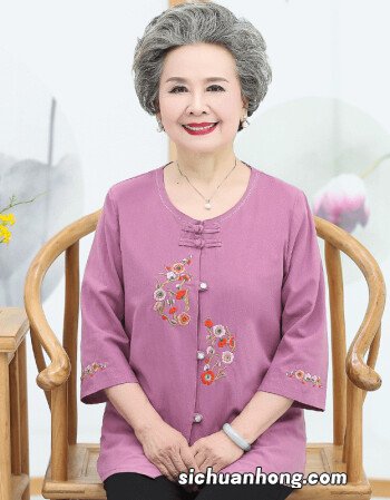 十大中老年女装品牌排行榜，迪葵纳上榜，第一非常受中老年钟爱