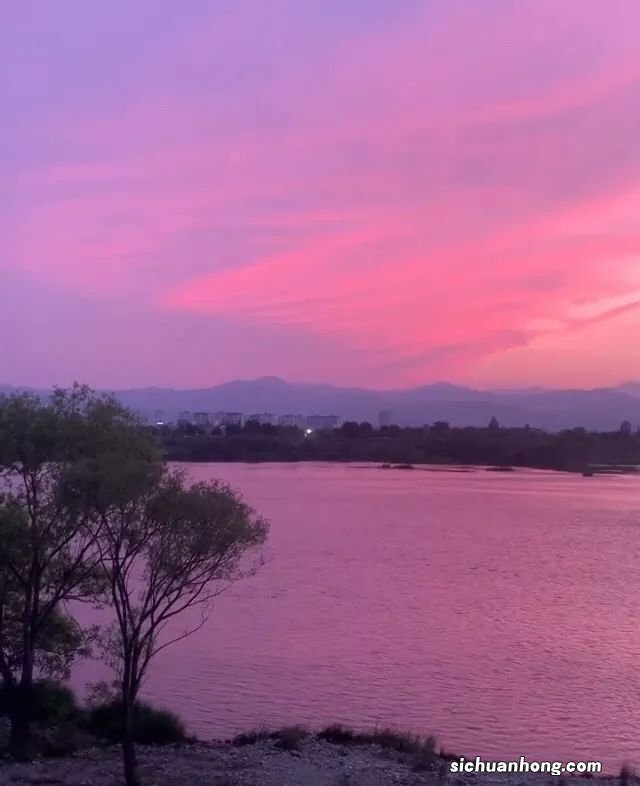 世界十大奢华口红品牌，香奈儿上榜，阿玛尼第一当之无愧