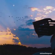 听说社保卡里有钱是能够取出来的，怎么取出来呢？