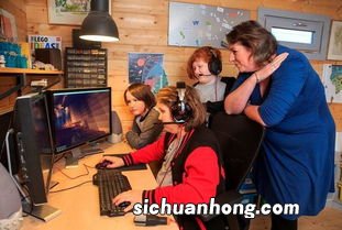 阿里尔学校的孩子们看到了什么