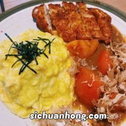 蔬菜咖喱蛋包饭套餐，29元。