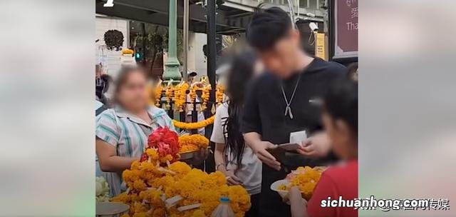 中国游客拜四面神被“狂宰”10,000泰铢!泰国网友都看不下去了