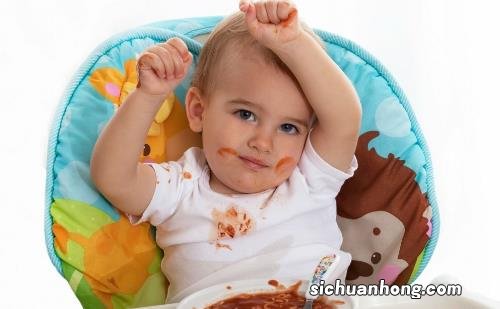 宝宝可以添加辅食的信号 宝宝添加辅食需讲究原则