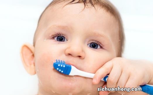 虫牙找上宝宝最关键的原因 宝宝刷牙爸妈必须亲上阵