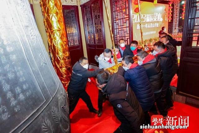 除夕夜,灵山景区将上演至今规模最大的“烟火秀”,未来每天还和拈花湾一起提供免费名额