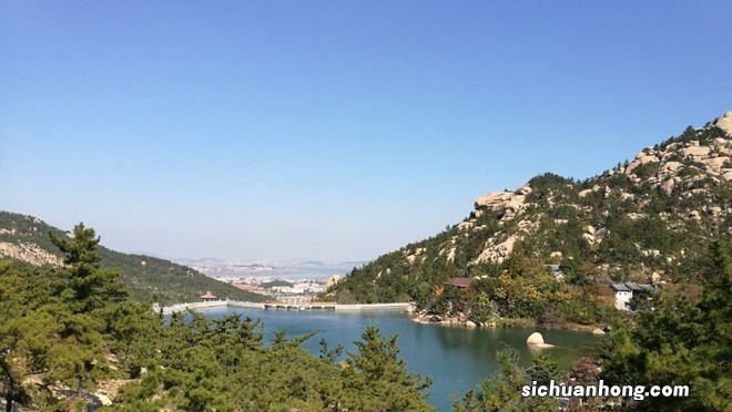 青岛崂山二龙山生态旅游区属AAA级景区,是优质崂山水发源地