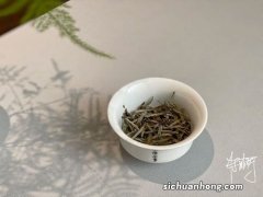 白茶怎么泡出来是红色的