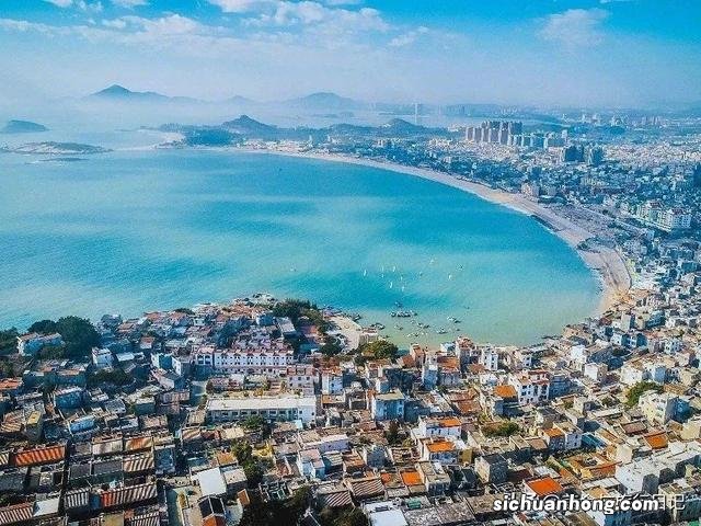 这座被忽视的美食小城，素有 海滨邹鲁 美誉，还拥有“小垦丁小岛”