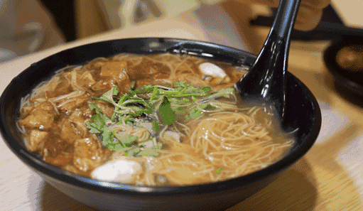 这座被忽视的美食小城，素有 海滨邹鲁 美誉，还拥有“小垦丁小岛”