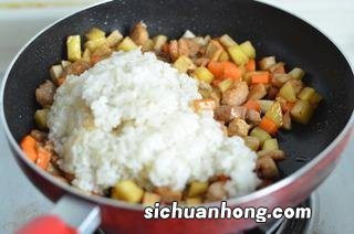 蒸好的大米怎么炒好吃吗