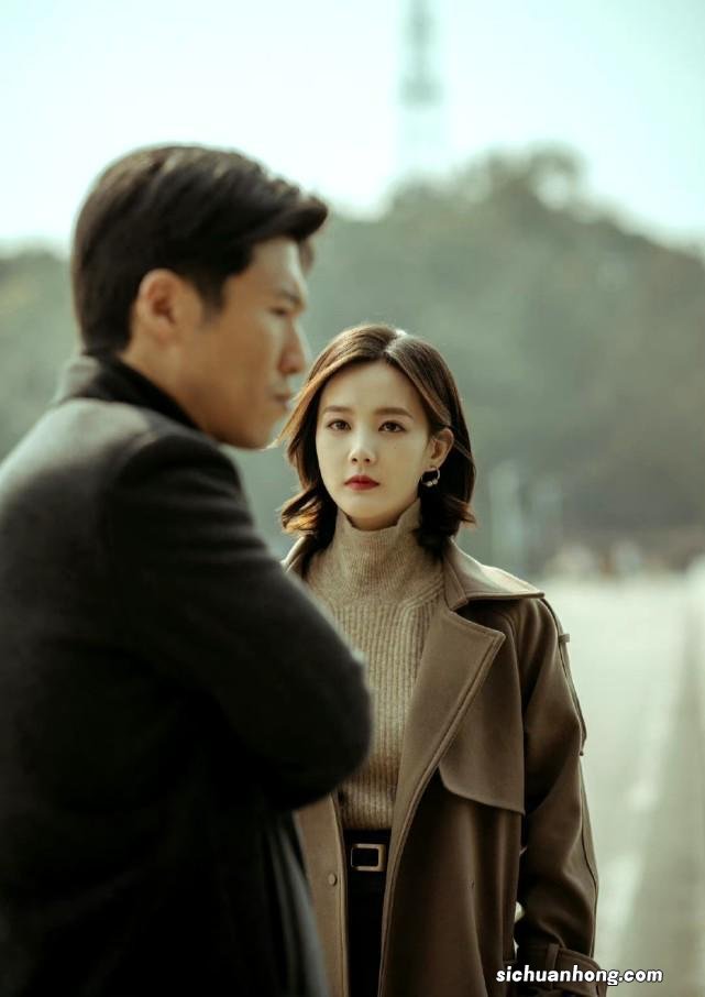 李一桐真给力!《狂飙》戏内穿搭戏外也能穿,有镜头感又有氛围感