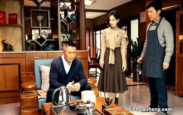 李一桐真给力!《狂飙》戏内穿搭戏外也能穿,有镜头感又有氛围感