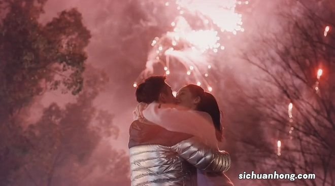 苗苗晒视频曝光儿子小名,姐弟俩如复制粘贴,餐厅面积超大惹人羡