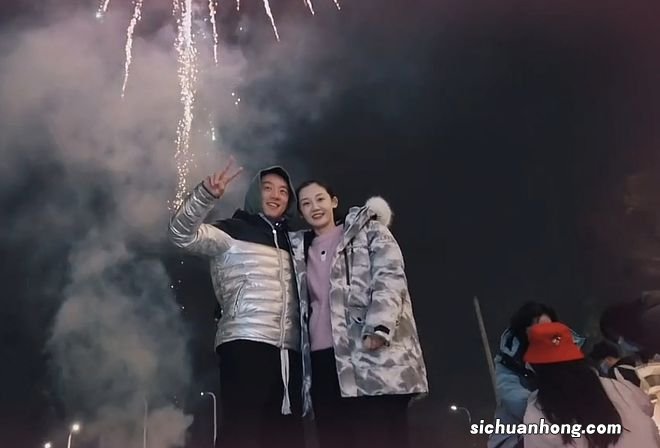 苗苗晒视频曝光儿子小名,姐弟俩如复制粘贴,餐厅面积超大惹人羡