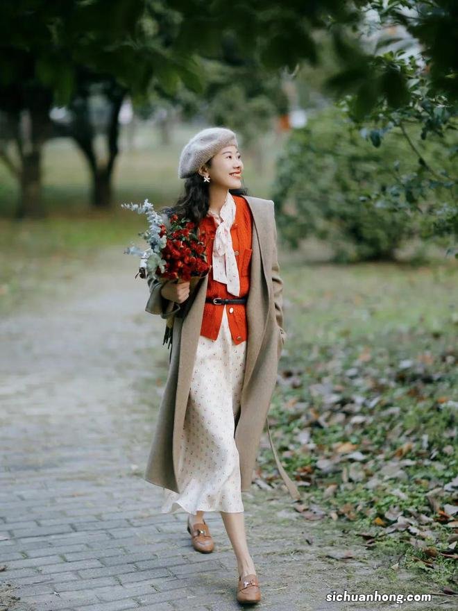 今年初春最火的4款半裙，这样搭配最好看，温柔又优雅！