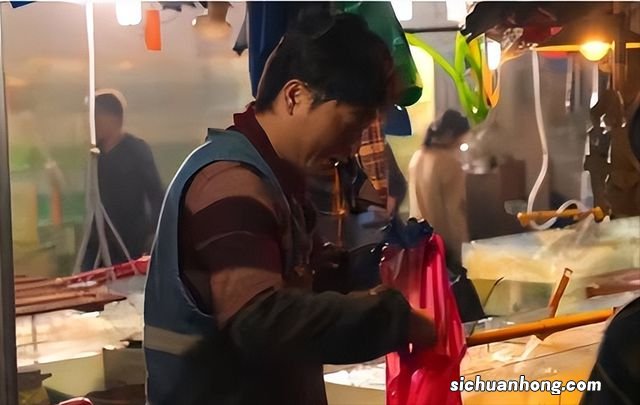 《狂飙》封神,“网友建议查查”的张颂文,真实面目藏不住了