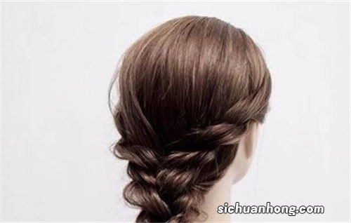 头发卷怎么变直小窍门 具体内容如下