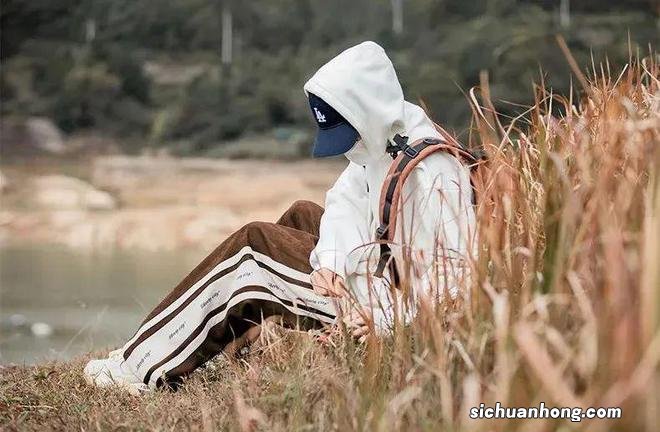 为什么建议男生多穿阔腿裤?看这几位明星就知道了,显瘦、高级、太时尚,还提气质!