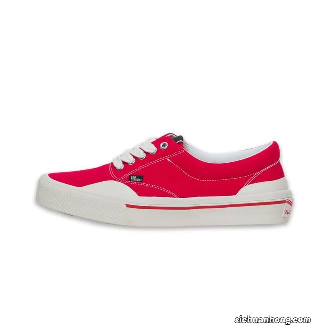 新年穿这些球鞋,长辈看了都想多给两个红包 |《每周冷门球鞋大赏》