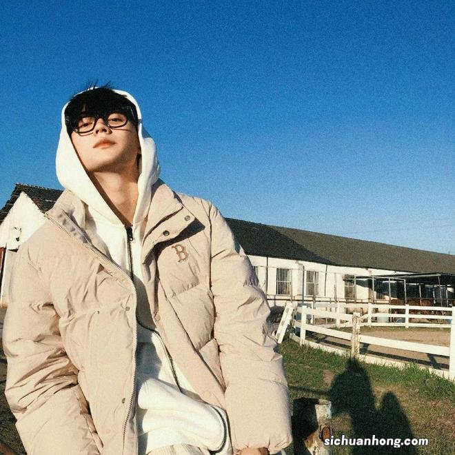 冬日抗冻战士的绝杀单品，羽绒服这么穿超级帅！