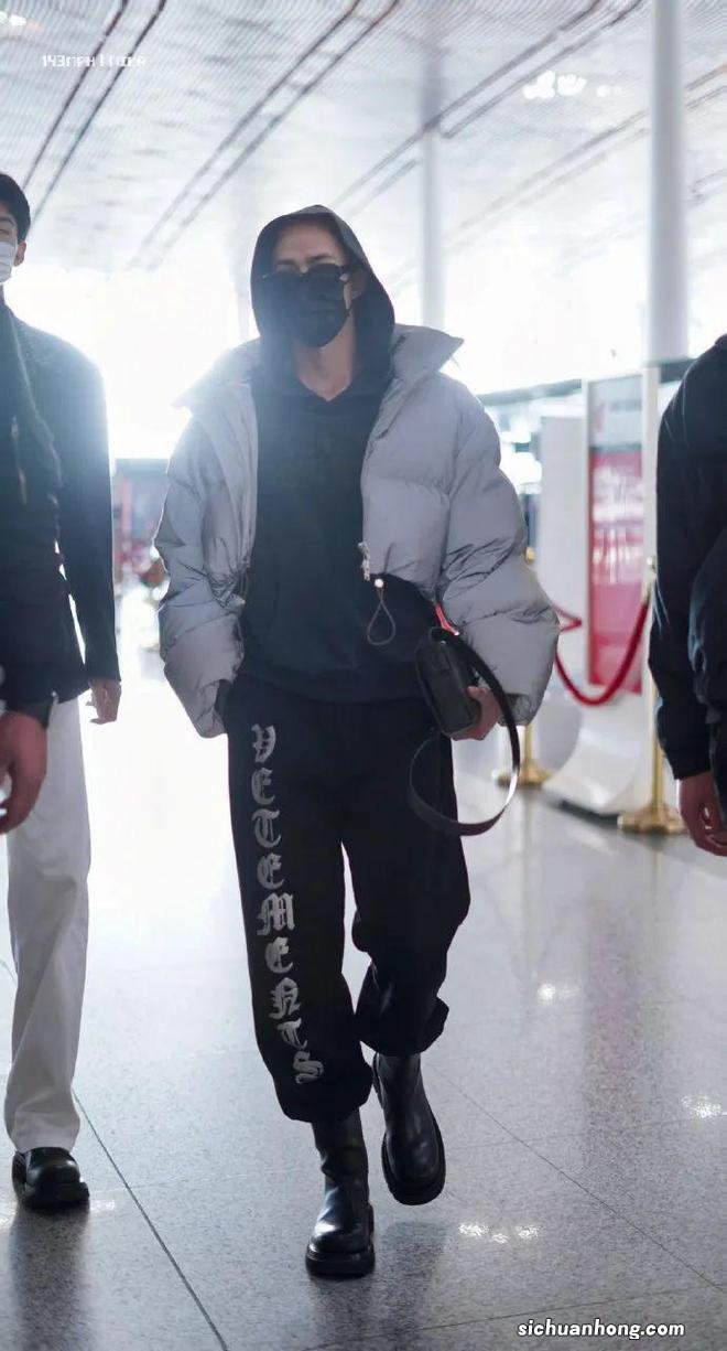 冬日抗冻战士的绝杀单品，羽绒服这么穿超级帅！