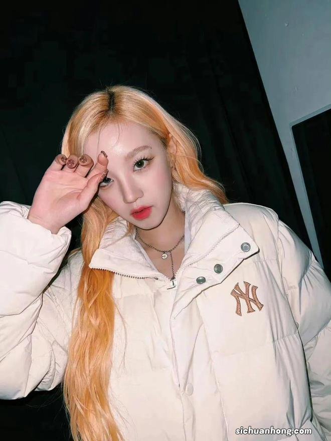 冬日抗冻战士的绝杀单品，羽绒服这么穿超级帅！