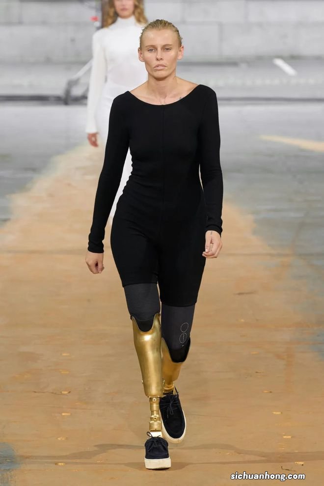 用金色开启新年新气象