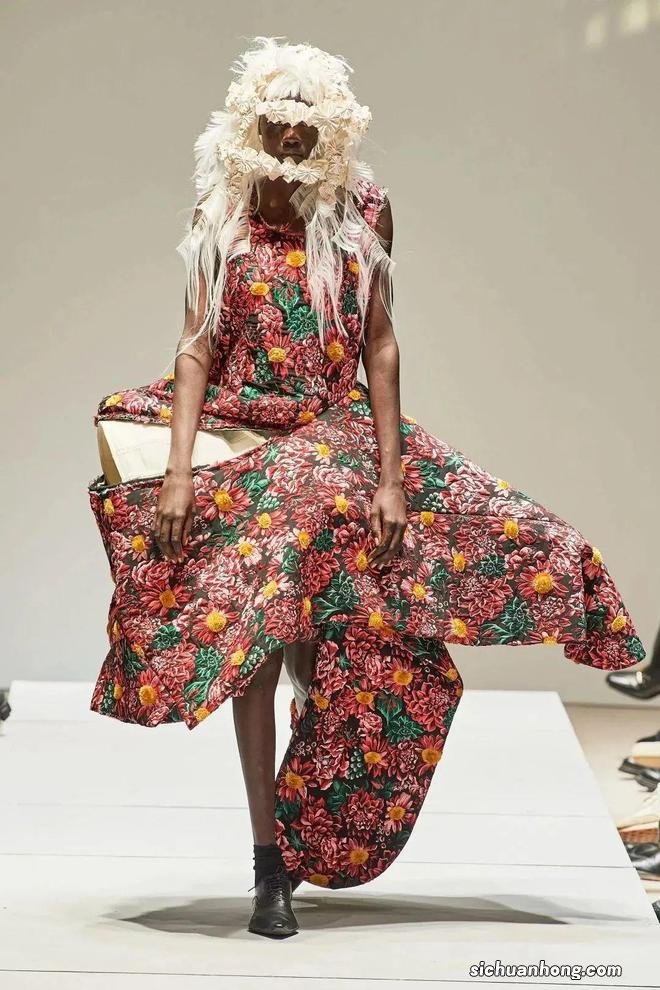 川久保玲:五十年如一日般,反对时尚,反对一切。