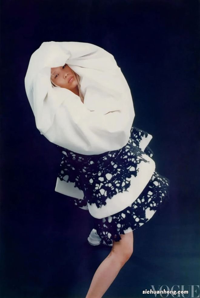 川久保玲:五十年如一日般,反对时尚,反对一切。