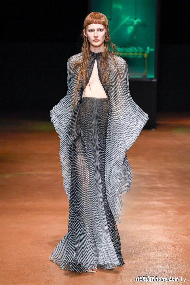 杨幂刷屏的透视裙,怎么就火出圈了?