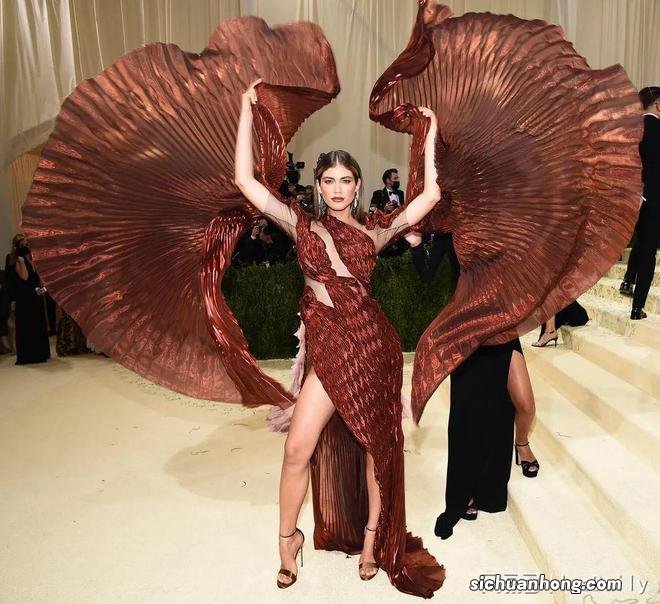 杨幂刷屏的透视裙,怎么就火出圈了?