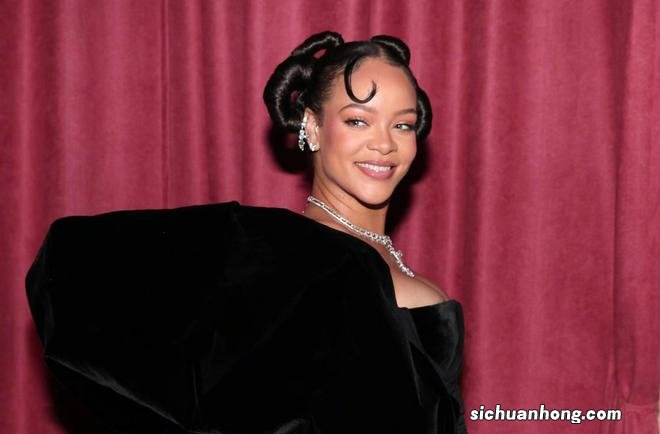 金球奖红毯高定裙看花眼!蕾哈娜跟黑人男友秀恩爱,杨紫琼成赢家