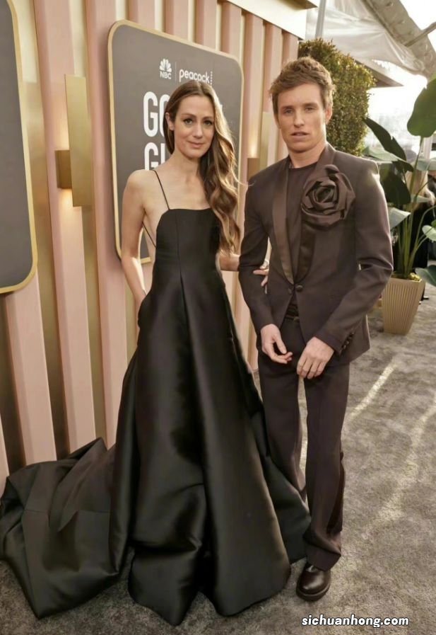 金球奖红毯高定裙看花眼!蕾哈娜跟黑人男友秀恩爱,杨紫琼成赢家